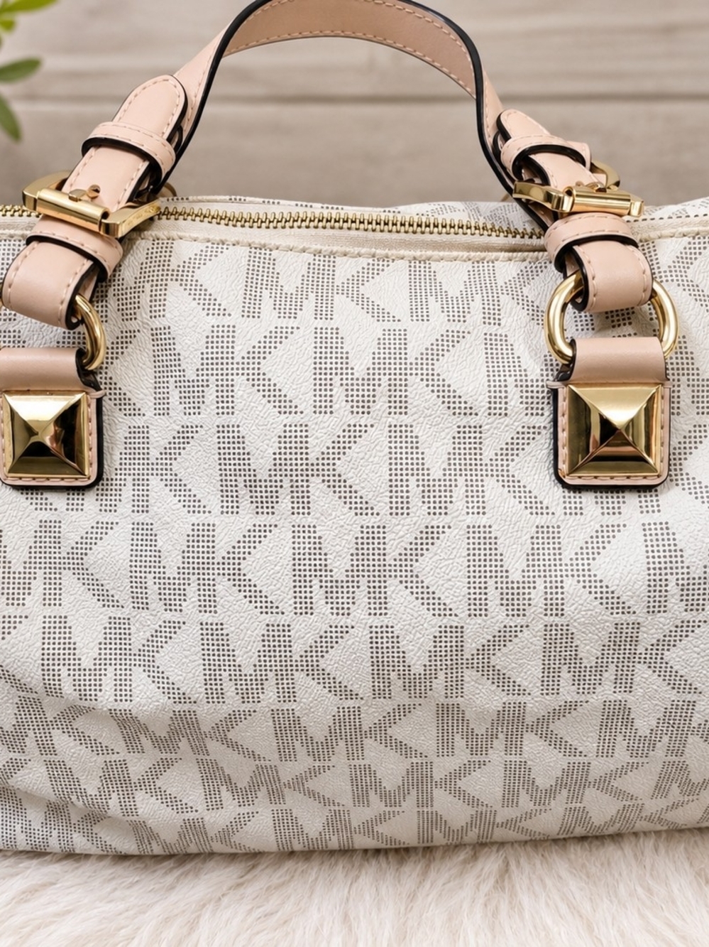 Michael Kors Vanilla Satchel Bag Model 35f6ggys3b